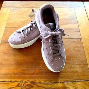 Puma size 9 soft foam sneakers